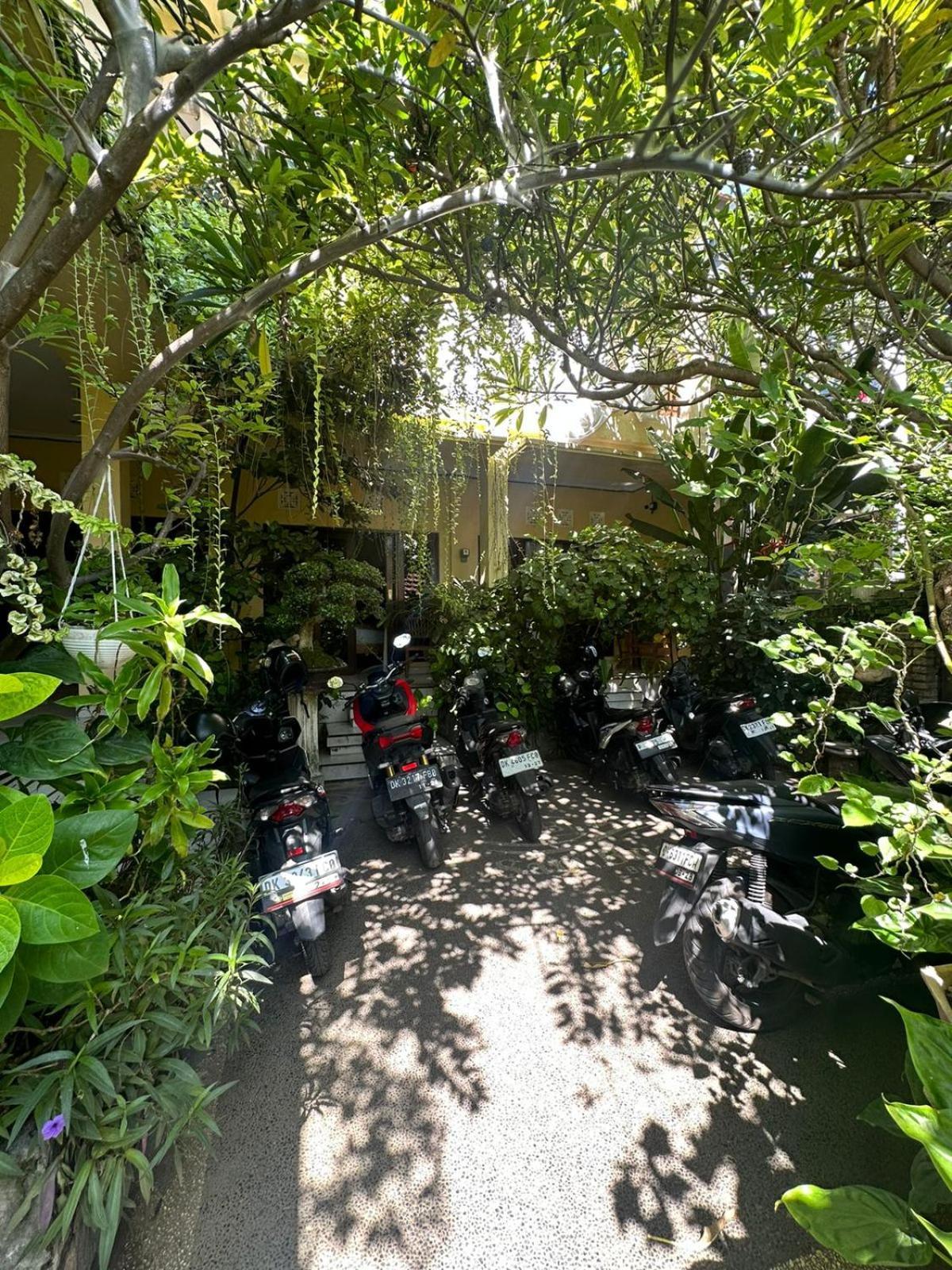 Sari Buana Bed & Breakfast Kuta Lombok Exteriör bild