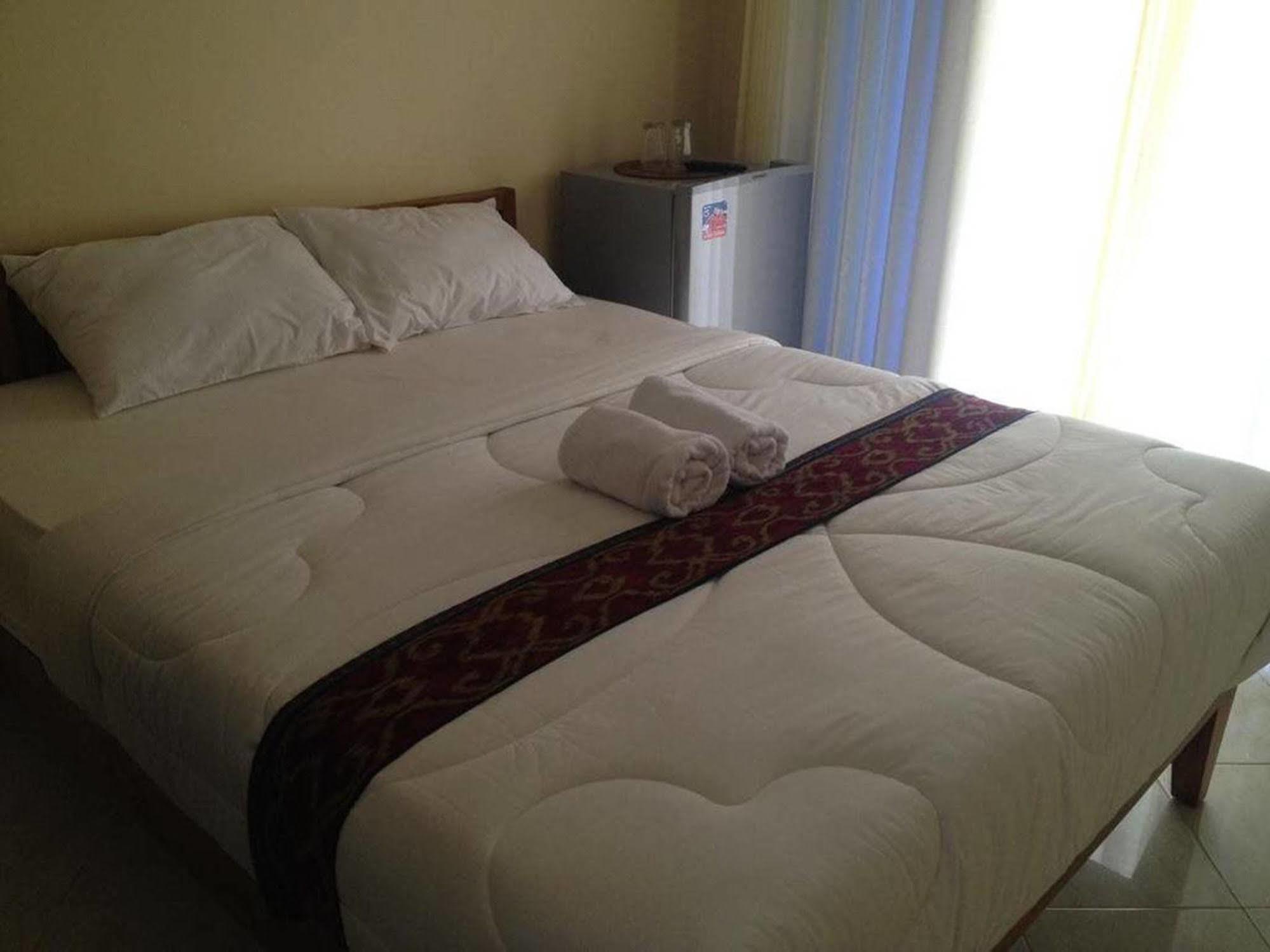 Sari Buana Bed & Breakfast Kuta Lombok Exteriör bild